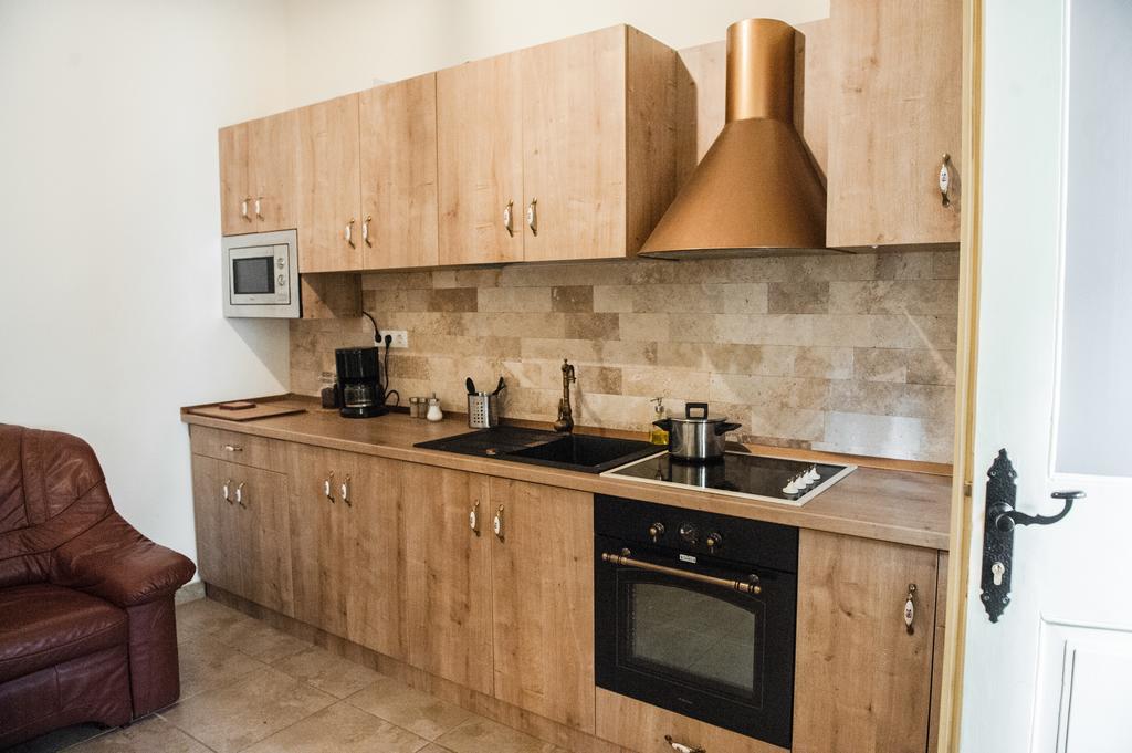 Brukenthal Central Apartments Sibiu Habitación foto