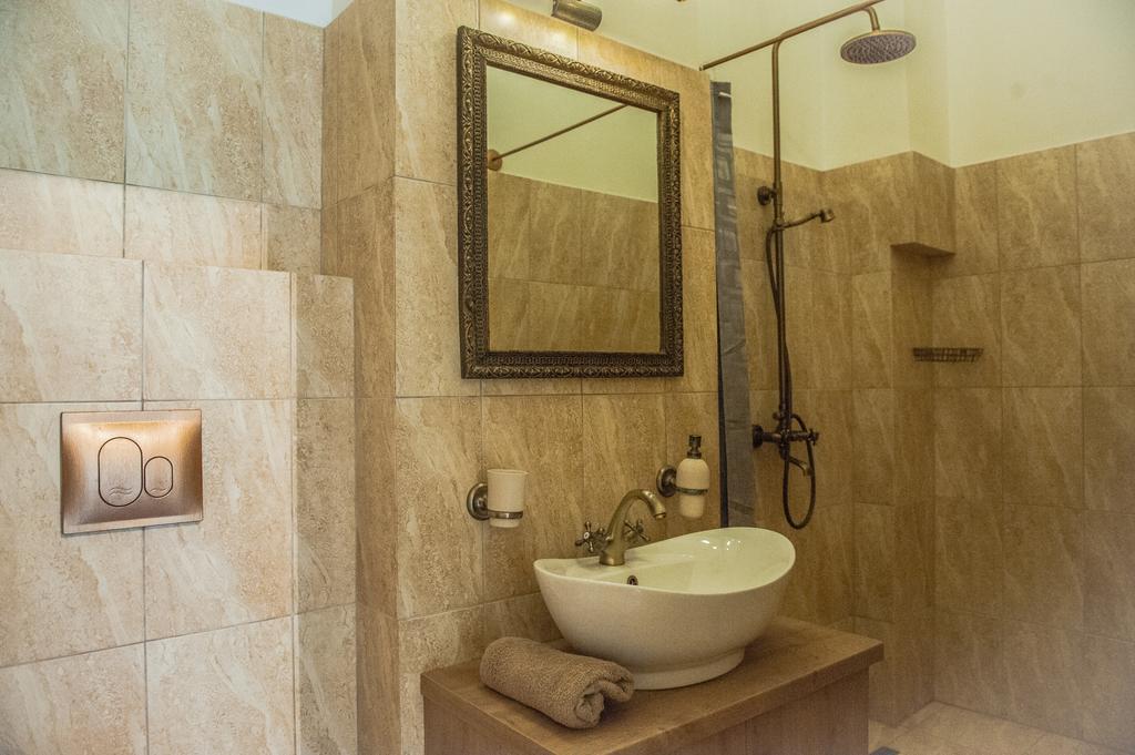 Brukenthal Central Apartments Sibiu Habitación foto